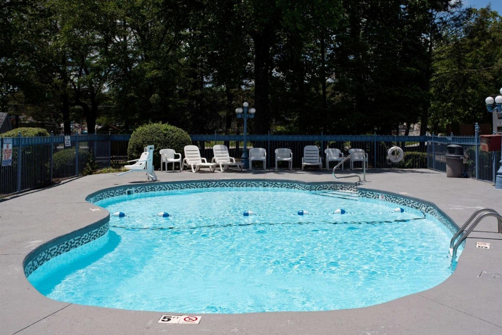 Super 8 by Wyndham Black Mountain