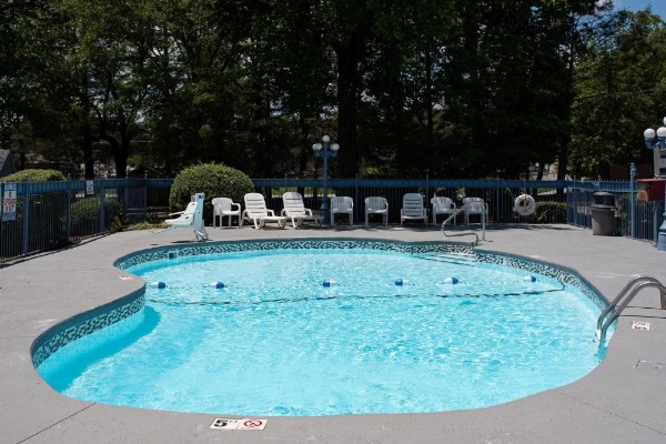 Super 8 by Wyndham Black Mountain image 27